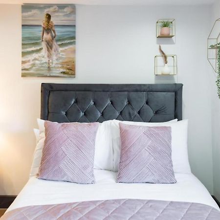 Heathrow Guest House - Oakway Feltham Ngoại thất bức ảnh