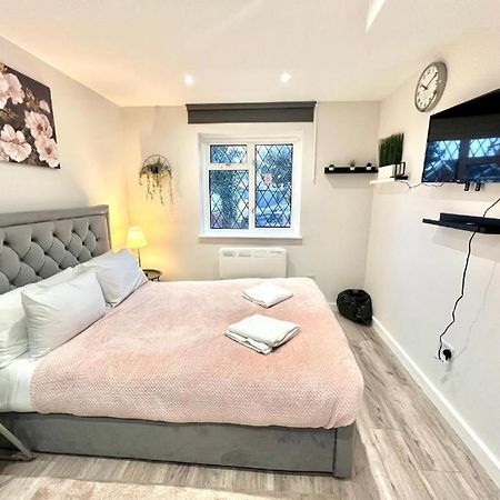 Heathrow Guest House - Oakway Feltham Ngoại thất bức ảnh