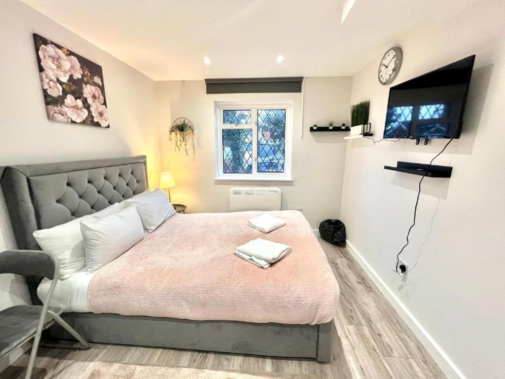 Heathrow Guest House - Oakway Feltham Ngoại thất bức ảnh
