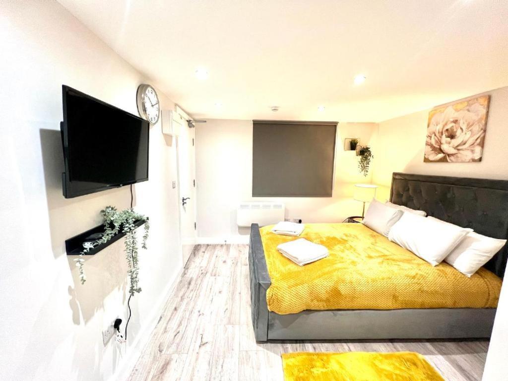 Heathrow Guest House - Oakway Feltham Ngoại thất bức ảnh