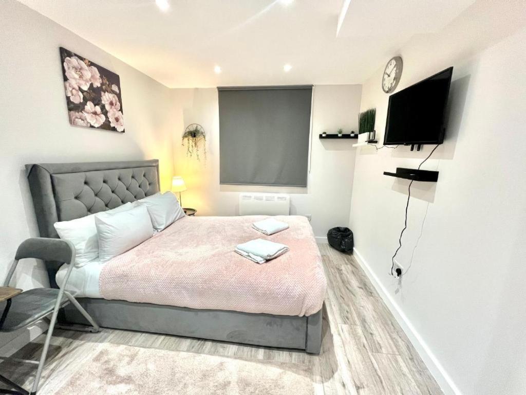 Heathrow Guest House - Oakway Feltham Ngoại thất bức ảnh